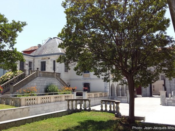 Hotel de Lassus - Office du tourisme