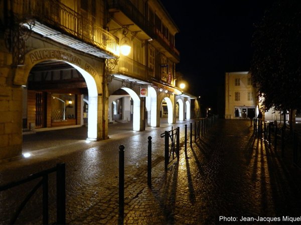 Place Valentin Abeille la nuit